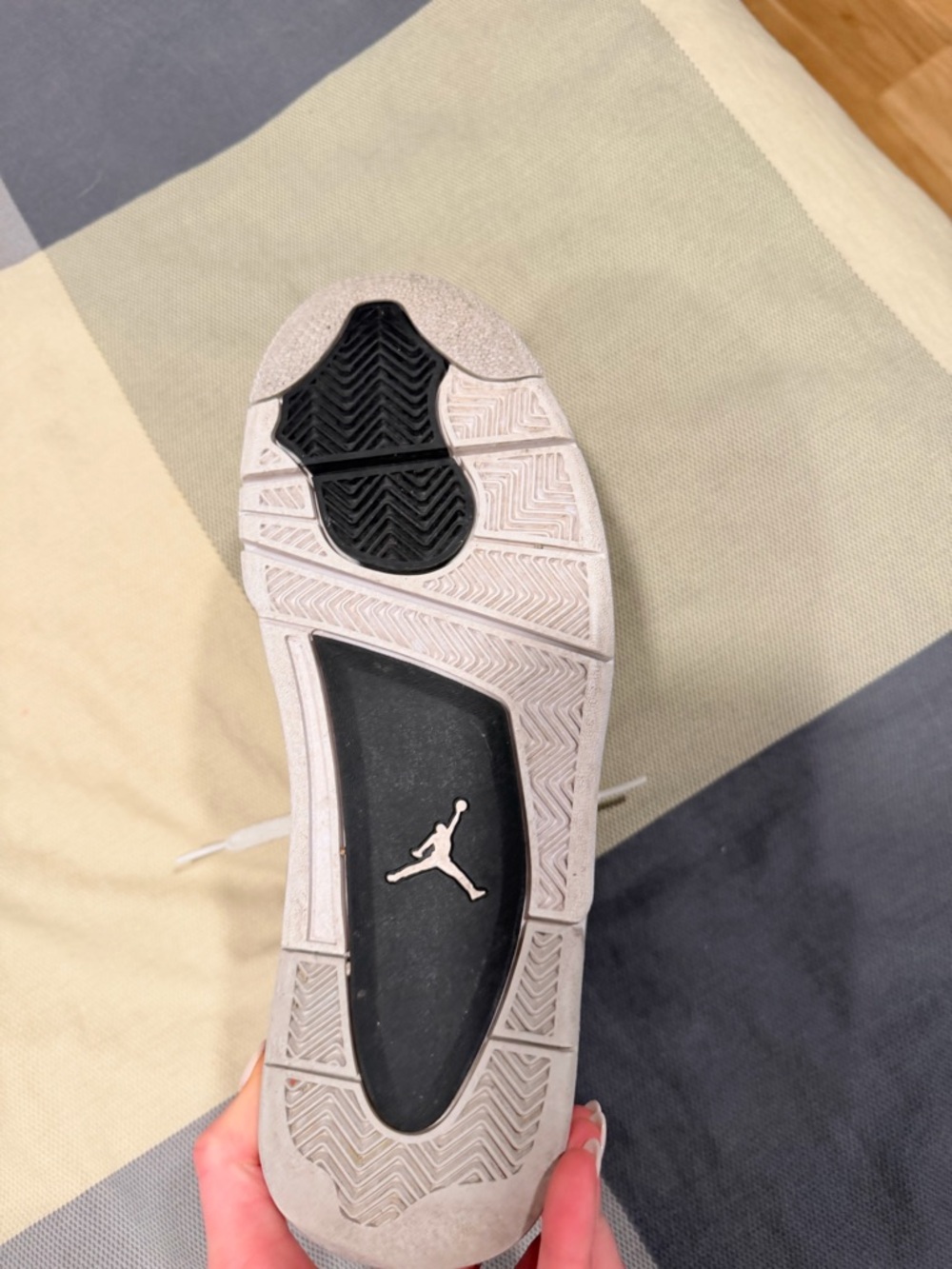 Jordan Men's White and Black Retro Sneakers - Picture 4 of 6